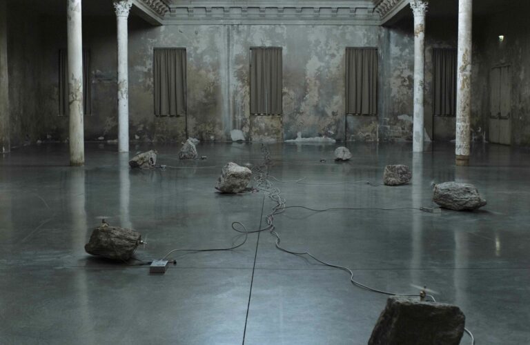 Droning_reaktor_wien_installation_view_2024 copia